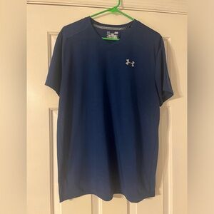 Under armour men’s large  navy blue shirt